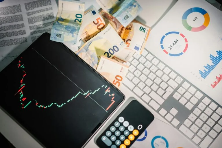 XTB vs AvaTrade : comparatif complet pour choisir le bon courtier en 2026