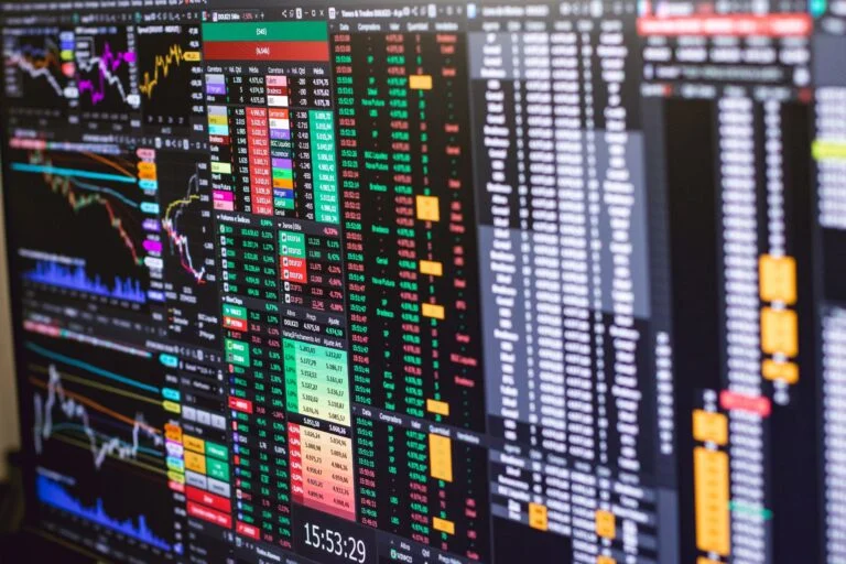 eToro vs Trade Republic : comparatif complet pour choisir votre broker en 2026